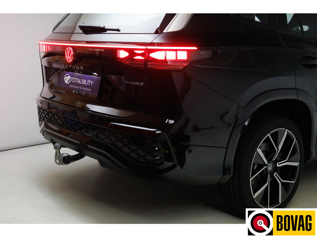 Volkswagen Tayron 1.5 eHybrid R-Line Edition 272 PK automaat | Elec. trekhaak | Panodak | Elec. achterklep | 360 graden Camera, Adaptieve Cruise, Travelassistant, IQ light, RIJKLAARPRIJS