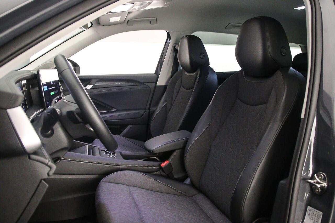 Volkswagen Tayron Life Edition 1.5 TSI eHybrid 204pk DSG Automaat Adaptive cruise control, Elektrische achterklep, Achteruitrijcamera, LED koplampen, Navigatie, Stoelverwarming