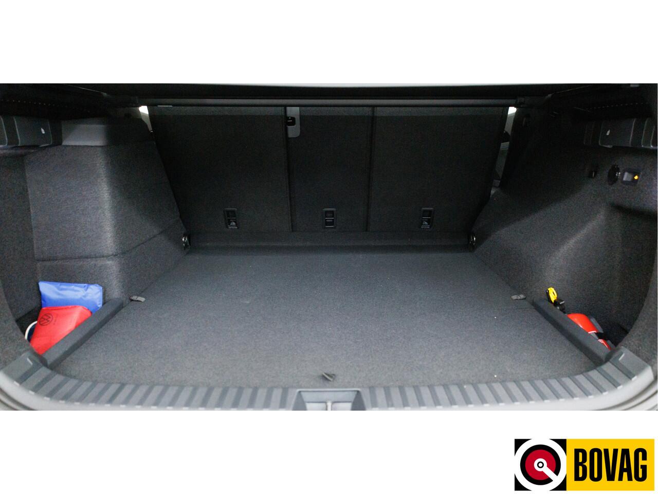 Volkswagen Tayron 1.5 eHybrid R-Line Edition 272 PK automaat | Elec. trekhaak | Panodak | Elec. achterklep | 360 graden Camera, Adaptieve Cruise, Travelassistant, IQ light, RIJKLAARPRIJS