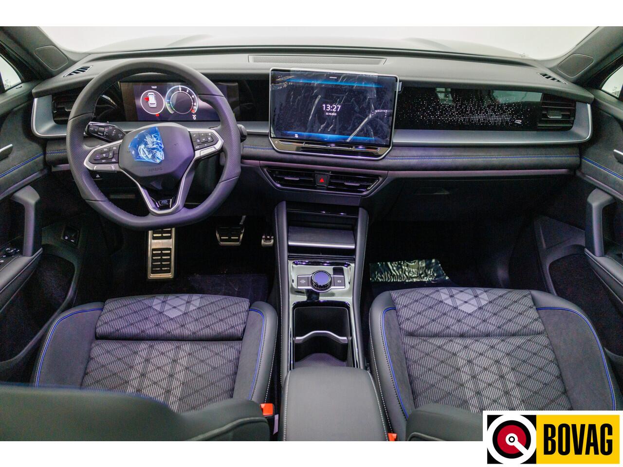 Volkswagen Tayron 1.5 eHybrid R-Line Edition 272 PK automaat | Elec. trekhaak | Panodak | Elec. achterklep | 360 graden Camera, Adaptieve Cruise, Travelassistant, IQ light, RIJKLAARPRIJS