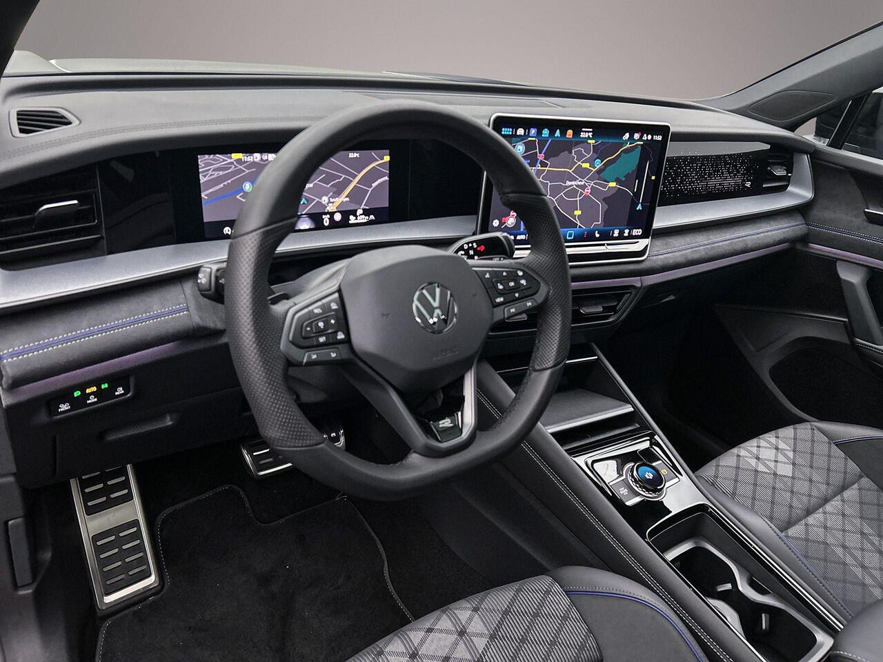 Volkswagen Tayron R-Line Edition 1.5 TSI eHybrid 204pk DSG Automaat Trekhaak, Black Style, Panoramadak, Adaptive cruise control, 360 camera, Achteruitrijcamera