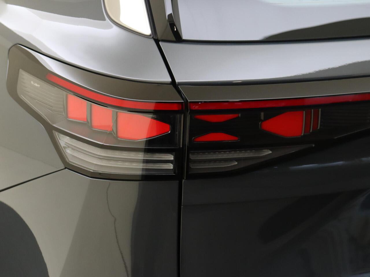 Volkswagen Tayron 1.5 eHybrid Life Edition | SoH 100% | Trekhaak | Adaptieve demping systeem | Achteruitrijcamera | 3-zone airco | Dodehoek detectie | Adaptieve cruise control | Stoel- en stuurwielverwarming | CarPlay |