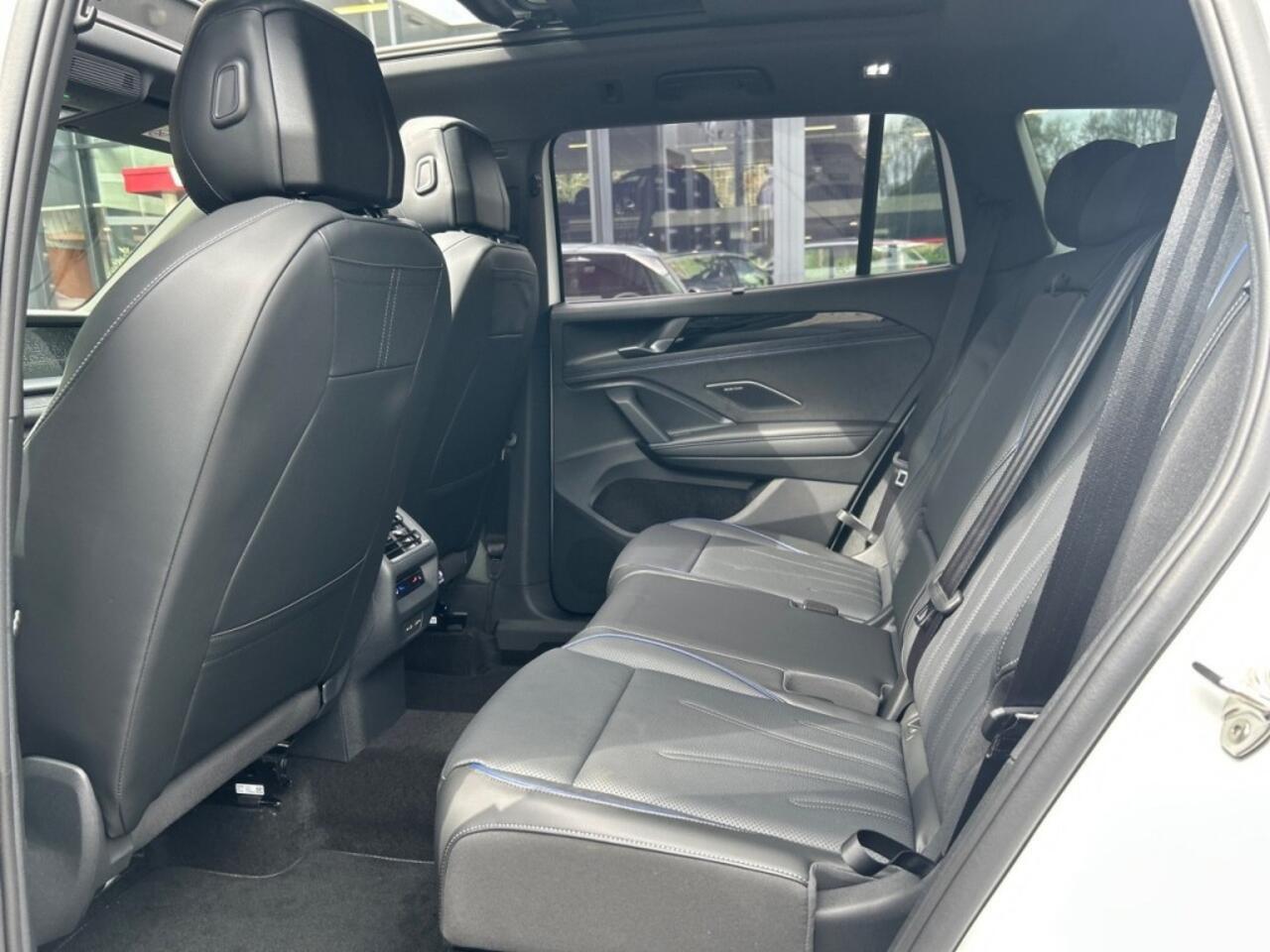 Volkswagen Tayron 1.5 TSI R-LINE E-HYBRID 272PK LEDER/PANO-DAK/TREKHAAK/360-CAMERA