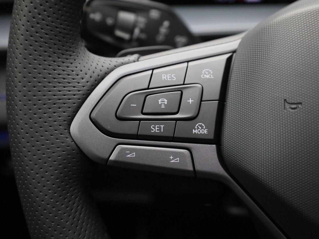 Volkswagen Tayron 1.5eHybrid 200kW/272PK R-Line DSG · Panoramadak · Massagefunctie · Camera + Parkeersensoren · Garantie tot oktober 2030 of 100000km