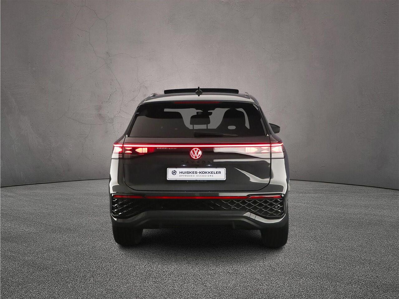 Volkswagen Tayron R-Line Edition 1.5 TSI eHybrid 272pk DSG Automaat Trekhaak, Panoramadak, Black Style, Navigatie, Adaptive cruise control, 360 camera, Elektrische achterklep