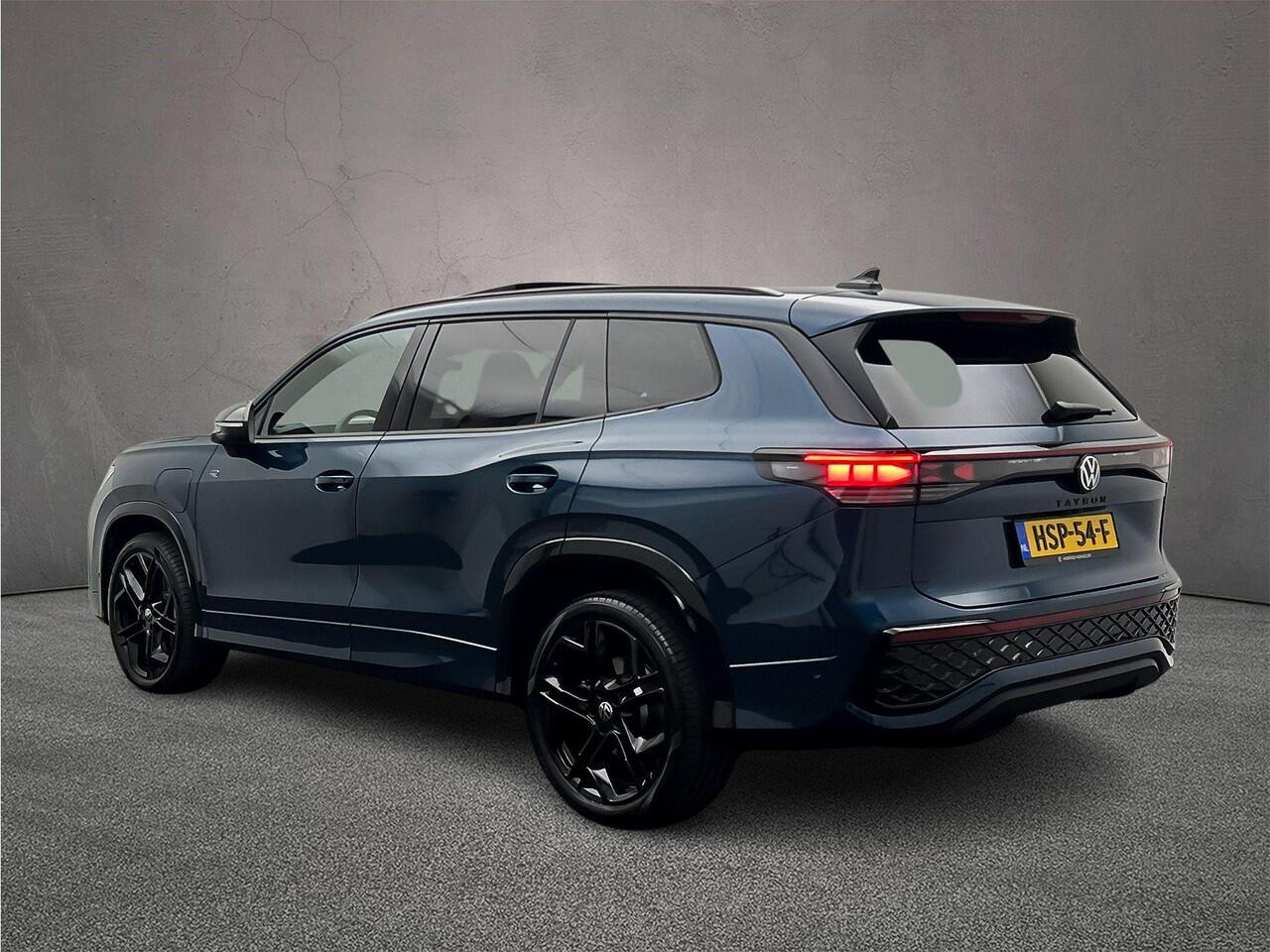 Volkswagen Tayron R-Line Edition 1.5 TSI eHybrid 204pk DSG Automaat Trekhaak, Black Style, Panoramadak, Adaptive cruise control, 360 camera, Achteruitrijcamera