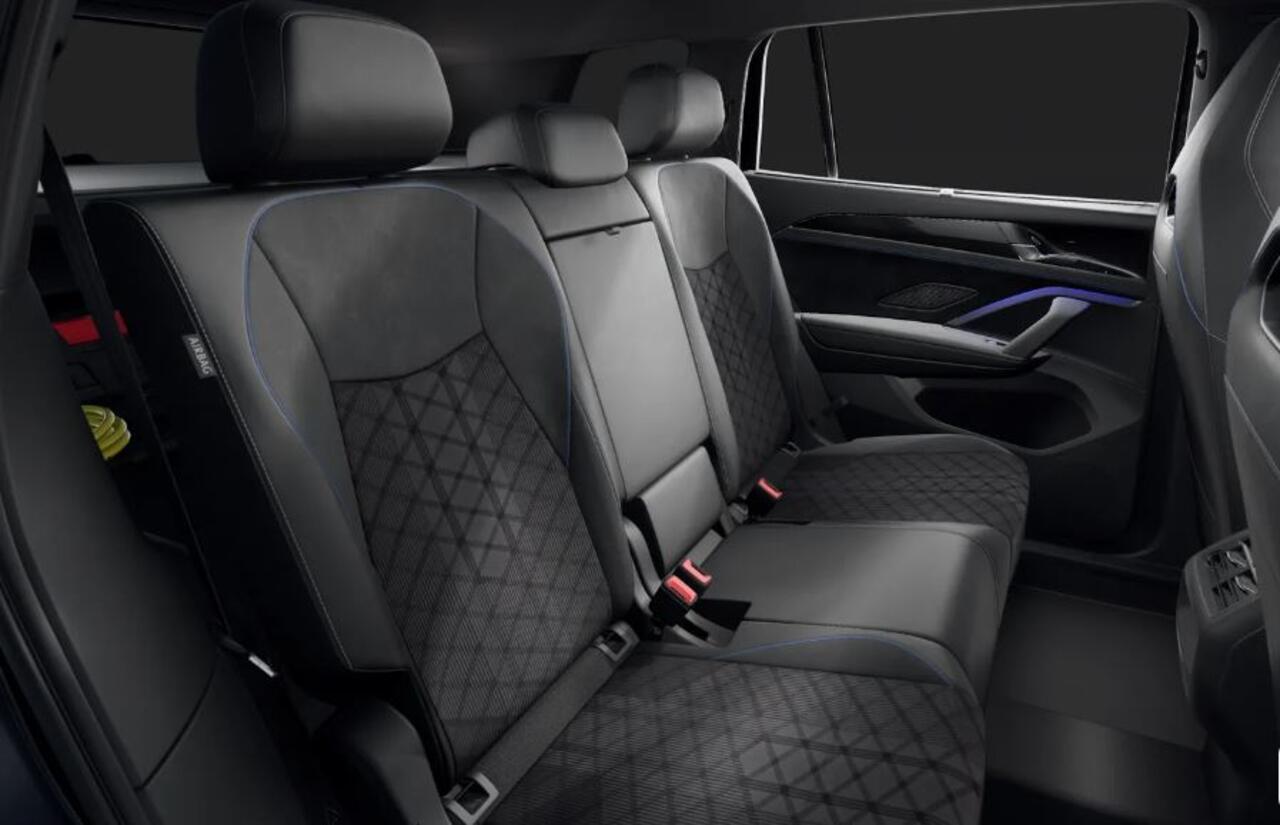 Volkswagen Tayron 1.5 eHybrid R-Line Edition !!!Profiteer ook van 4.000 EURO inruilpremie!!!