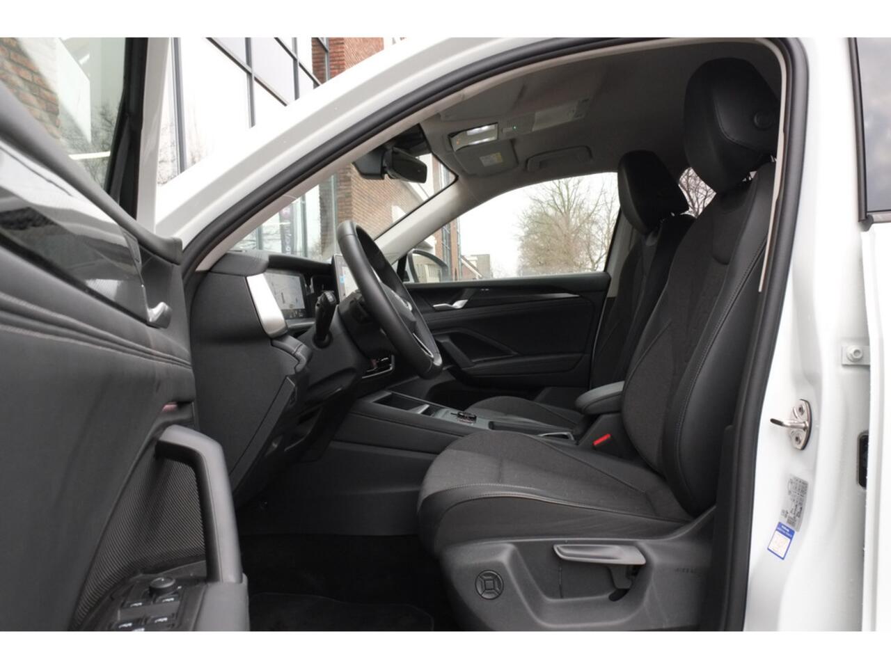 Volkswagen Tayron 1.5 eHybrid R-Line Trekhaak, Achteruitrijcamera