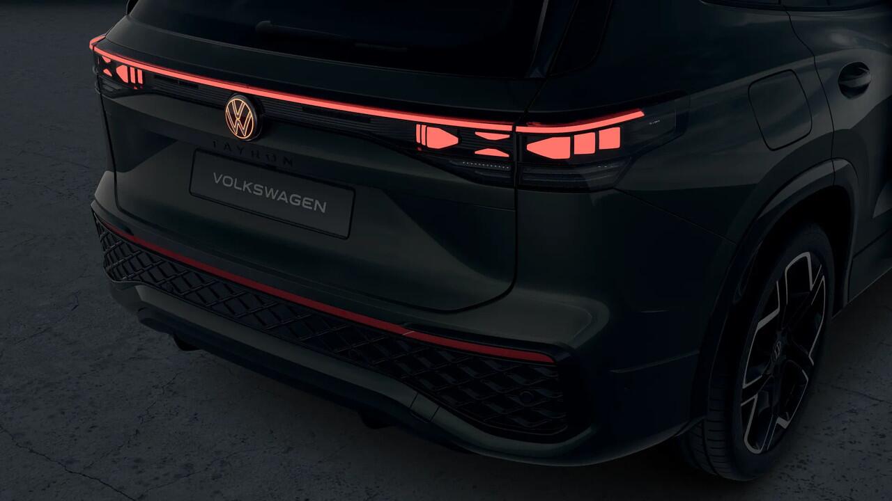 Volkswagen Tayron R-Line Edition | 'App-Connect' draadloze smartphone integratie | Automatische afstandsregeling (Adaptive Cruise Control) | Black Style Pakket