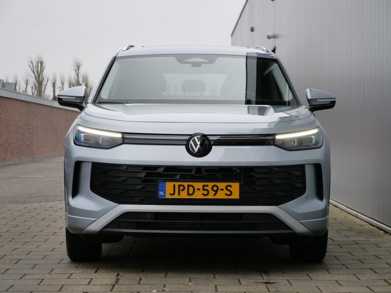 Volkswagen Tayron 1.5 eTSI Life Edition 7 persoons 150 Pk Automaat Apple Carplay / DAB / Camera / Stoelverwarming / Pano-dak