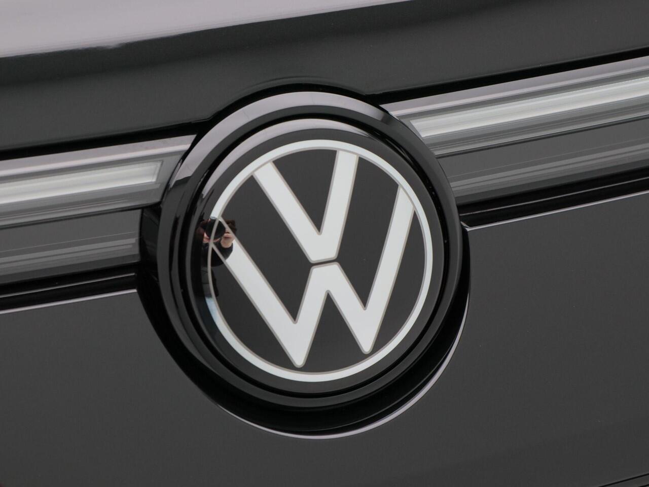 Volkswagen Tayron 1.5 eHybrid 272 Pk Automaat R-Line Edition | Black Style | Panoramadak | Trekhaak | 20 Inch | Full LED | 360 Camera