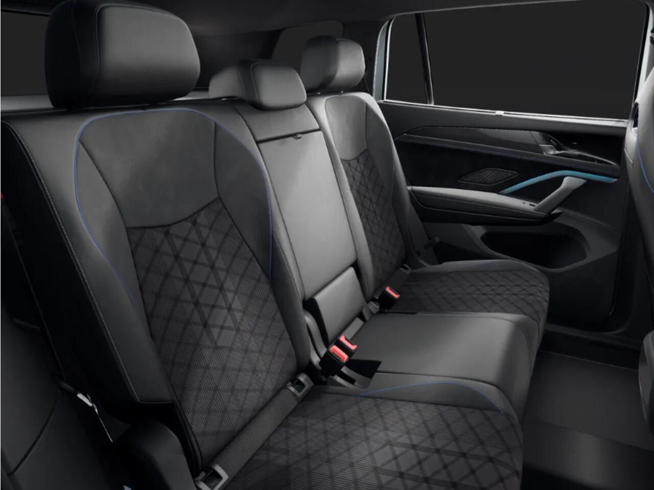 Volkswagen Tayron R-Line Edition 1.5 eHybrid 204 pk 6 versn. DSG · Black Style Pakket · Comfort Pakket · Trekhaak inklapbaar, met elektrische ontgrendeling, incl. aanhangermanoeuvreerhulp Trailer Assist ·