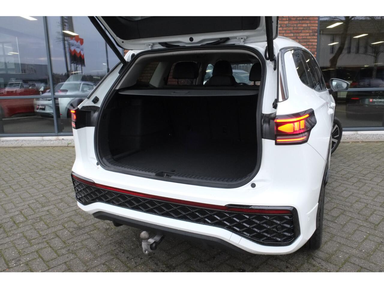 Volkswagen Tayron 1.5 eHybrid R-Line Trekhaak, Achteruitrijcamera