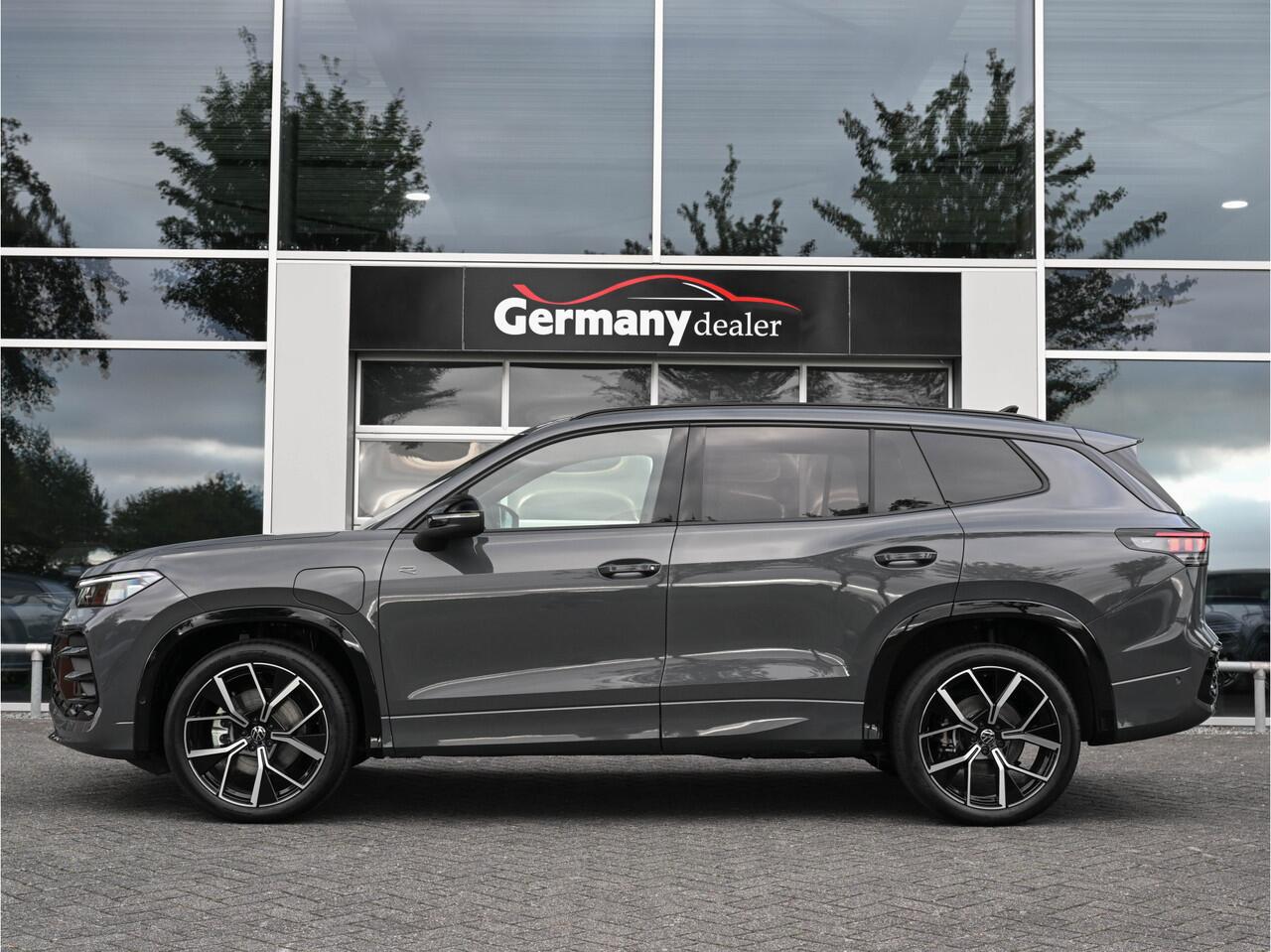 Volkswagen Tayron 1.5 eHybrid 272pk R-Line Edition NIEUW! Delphin Grey Pano ACC BSM Sfeerverl. Elektr.Klep Tr.haak VOL!!