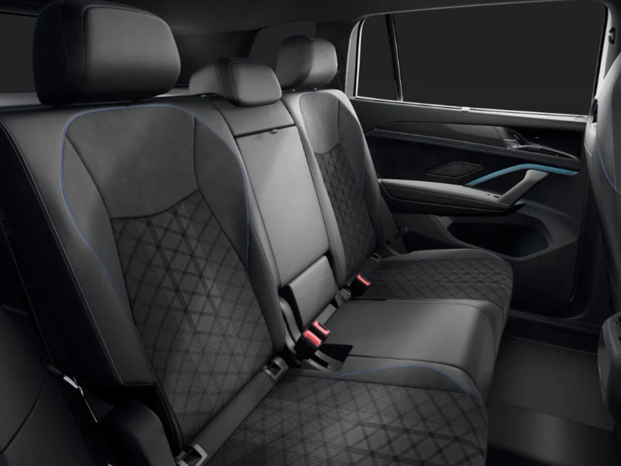 Volkswagen Tayron R-Line Edition 1.5 eHybrid 204 pk 6 versn. DSG · Black Style Pakket · Comfort Pakket · Trekhaak inklapbaar, met elektrische ontgrendeling, incl. aanhangermanoeuvreerhulp Trailer Assist ·