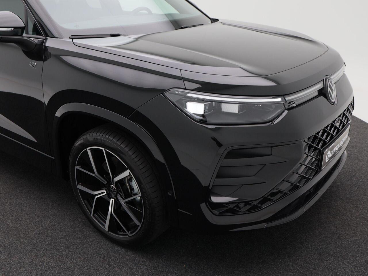 Volkswagen Tayron 1.5 eHybrid 272 Pk Automaat R-Line Edition | Black Style | Panoramadak | Trekhaak | 20 Inch | Full LED | 360 Camera