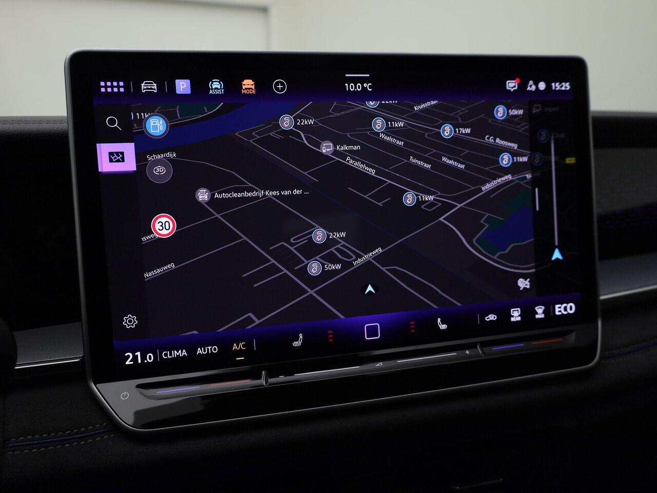 Volkswagen Tayron 1.5eHybrid 200kW/272PK R-Line · Panoramadak · 360°Camera + Parkeersensoren · Massagefunctie · Garantie t/m 08-12-2030 of 100000km