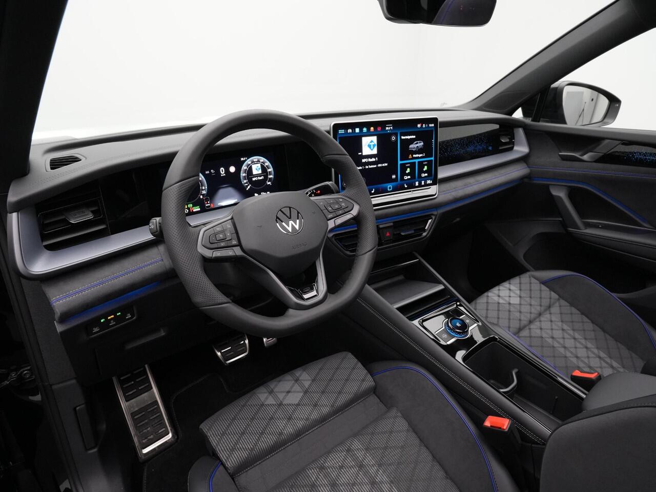 Volkswagen Tayron 1.5 eHybrid TSI 272 pk DSG R-Line Edition | Panoramadak | Adaptief onderstel | Achteruitrijcamera | Stuur-/stoelverwarming