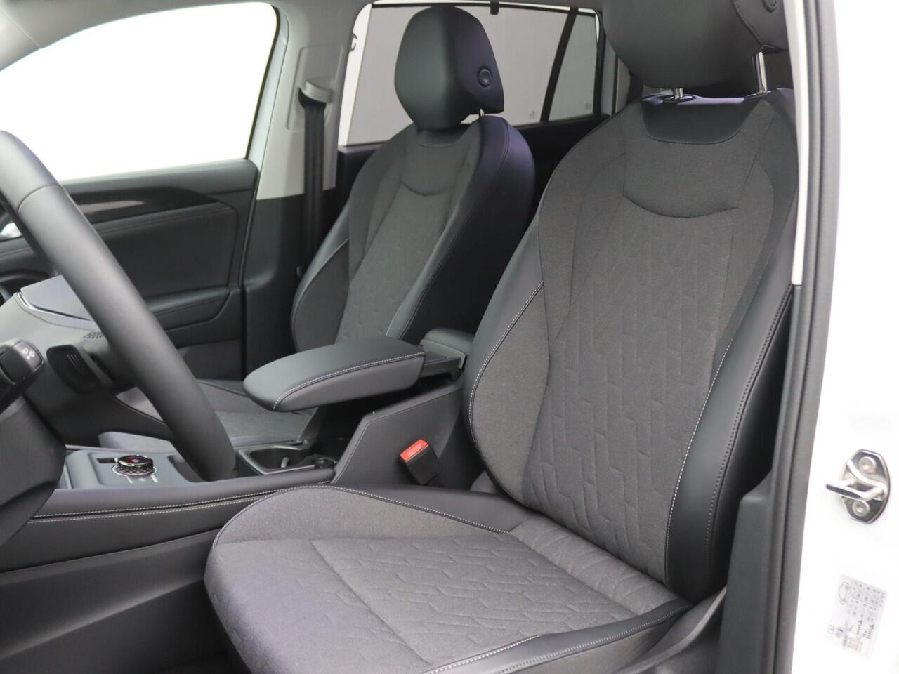 Volkswagen Tayron 1.5 eHybrid Life Edition 204PK DSG Adaptieve Cruise Controle, 19" LM Velgen, Navi via Apple Carplay/Android Auto, Stoel-Stuurverwarming, Keyless, Side Assist, Elektr. Achterklep