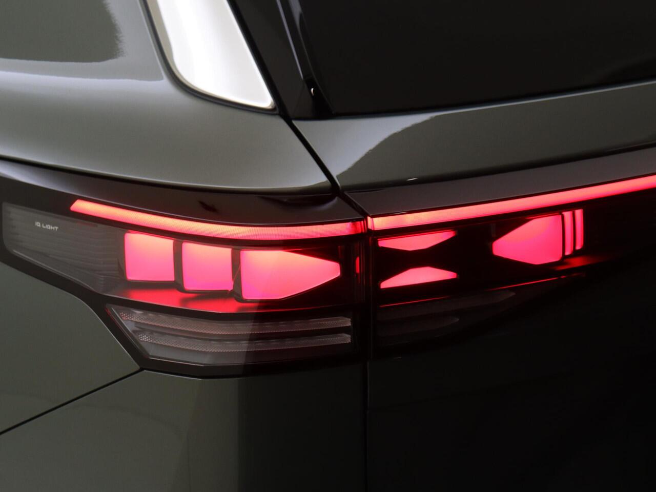 Volkswagen Tayron 1.5 eHybrid Life Edition | SoH 100% | Trekhaak | Adaptieve demping systeem | Achteruitrijcamera | 3-zone airco | Dodehoek detectie | Adaptieve cruise control | Stoel- en stuurwielverwarming | CarPlay |