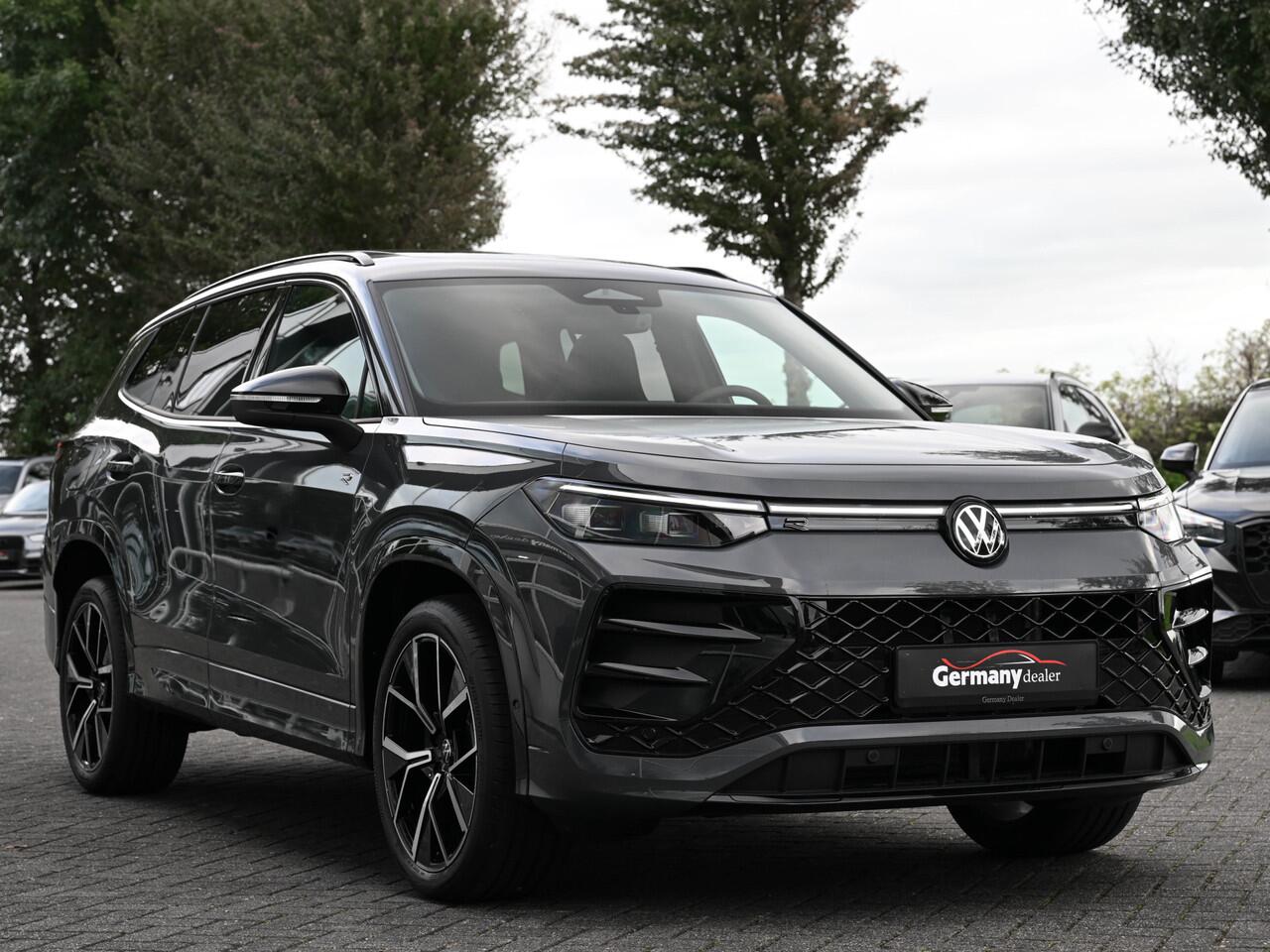 Volkswagen Tayron 1.5 eHybrid 272pk R-Line Edition NIEUW! Delphin Grey Pano ACC BSM Sfeerverl. Elektr.Klep Tr.haak VOL!!