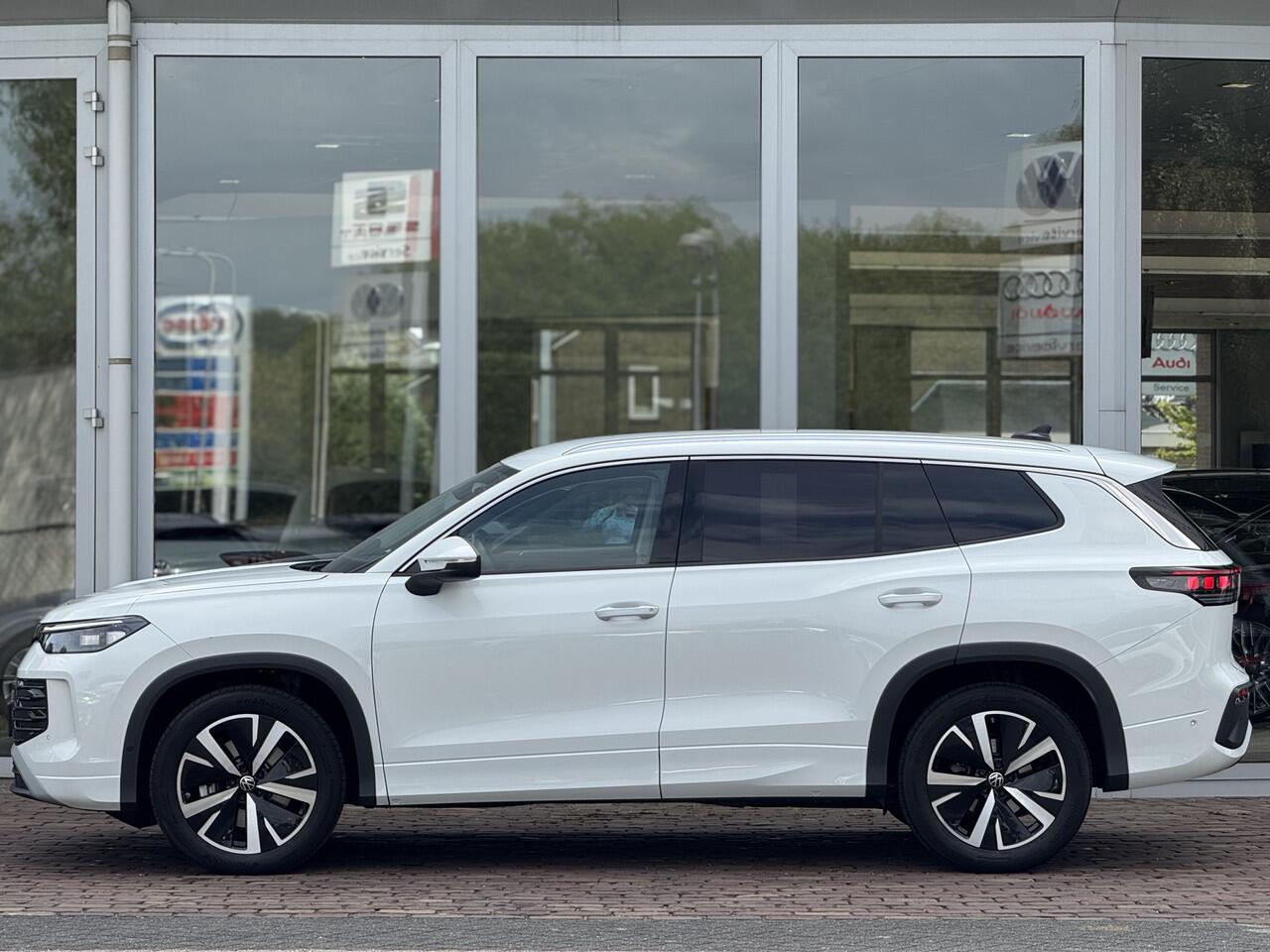 Volkswagen Tayron 1.5 eTSI Elegance 7p. | Trekhaak | 360° camera | Massage