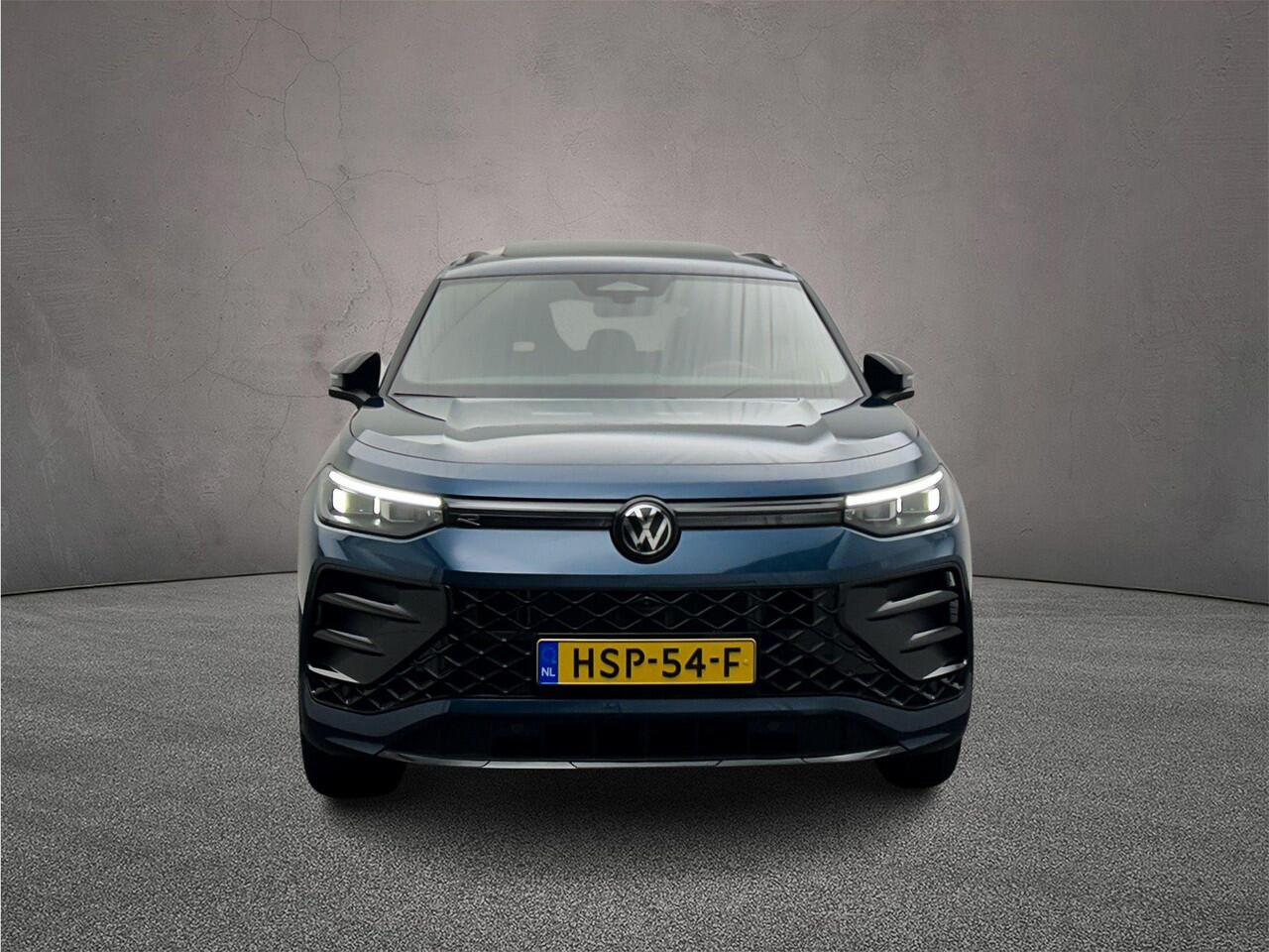 Volkswagen Tayron R-Line Edition 1.5 TSI eHybrid 204pk DSG Automaat Trekhaak, Black Style, Panoramadak, Adaptive cruise control, 360 camera, Achteruitrijcamera