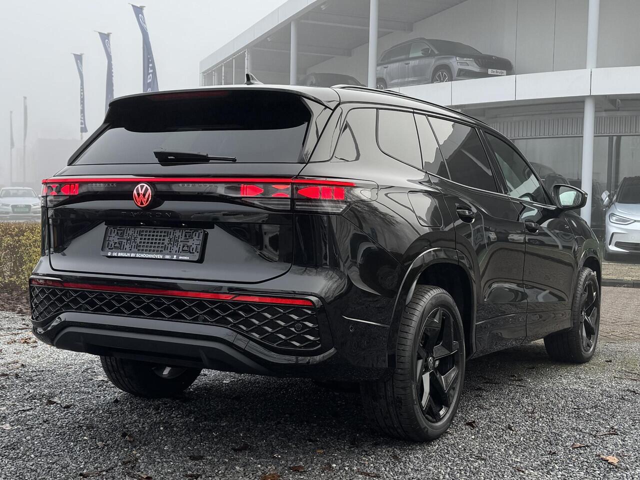 Volkswagen Tayron Hybrid 272pk DSG R-Line Blackstyle (Pano,Trekhaak,Camera)