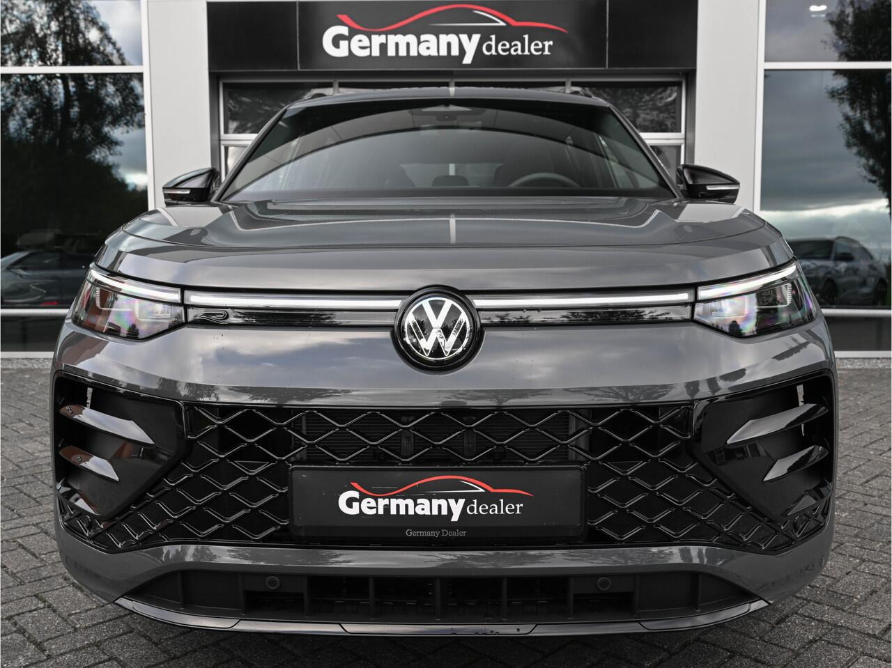 Volkswagen Tayron 1.5 eHybrid 272pk R-Line Edition NIEUW! Delphin Grey Pano ACC BSM Sfeerverl. Elektr.Klep Tr.haak VOL!!