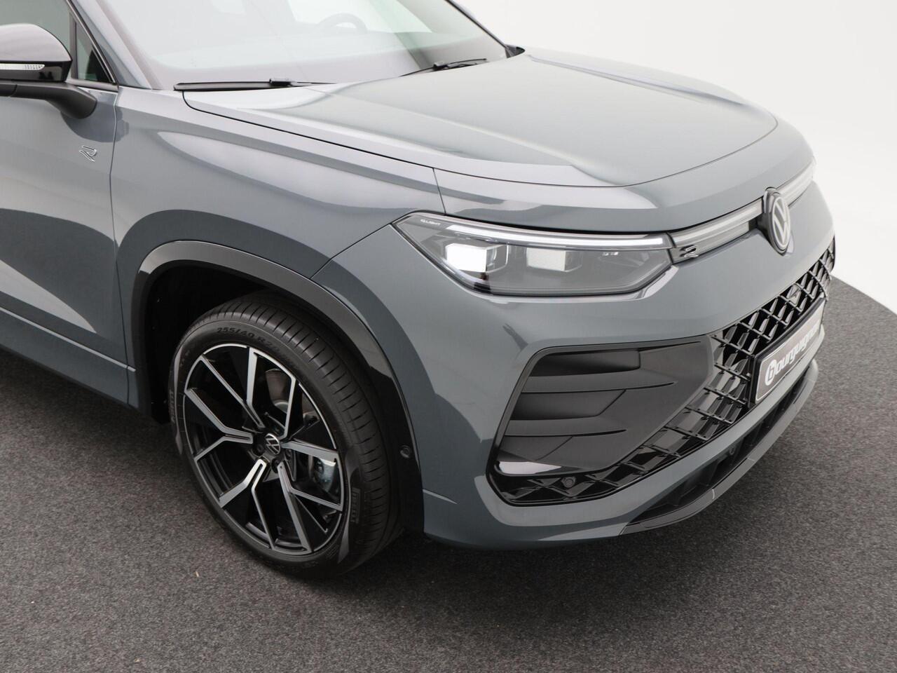 Volkswagen Tayron 1.5 eHybrid 272 Pk Automaat R-Line Edition | Black Style | Panoramadak | Trekhaak | 20 Inch | Full LED | 360 Camera