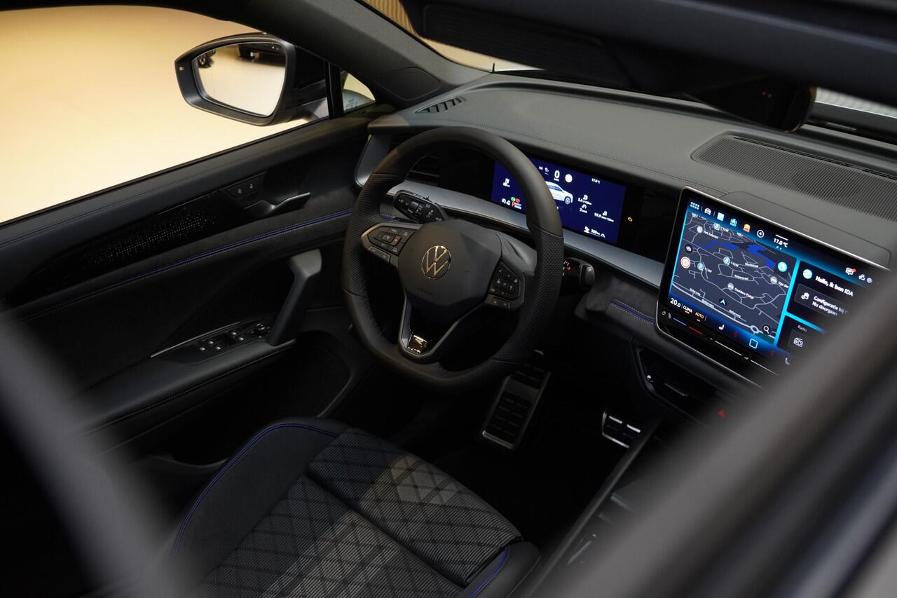 Volkswagen Tayron 1.5/272pk eHybrid R-Line Blackstyle|2025|Panoramadak|Trekhaak|20"Blackstyle|Discover Navi|PDC+360Camera