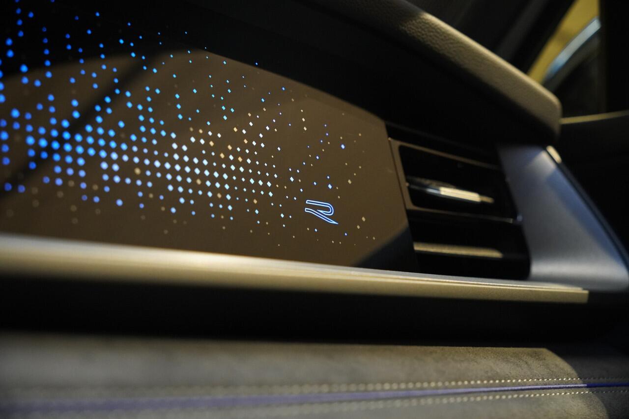 Volkswagen Tayron 1.5/272pk eHybrid R-Line Blackstyle|2025|Panoramadak|Trekhaak|20"Blackstyle|Discover Navi|PDC+360Camera