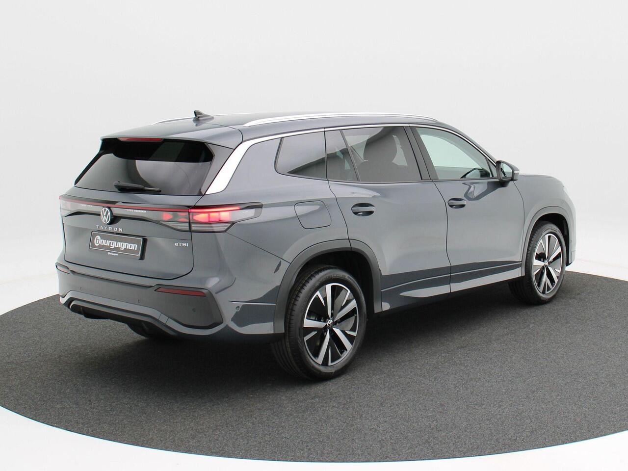 Volkswagen Tayron Life Edition 1.5 150 pk eTSI | 7 Persoons | Trekhaak | Stoel & Stuur Verwarming | 19" Velgen | Adaptieve Cruise Control | Carplay |