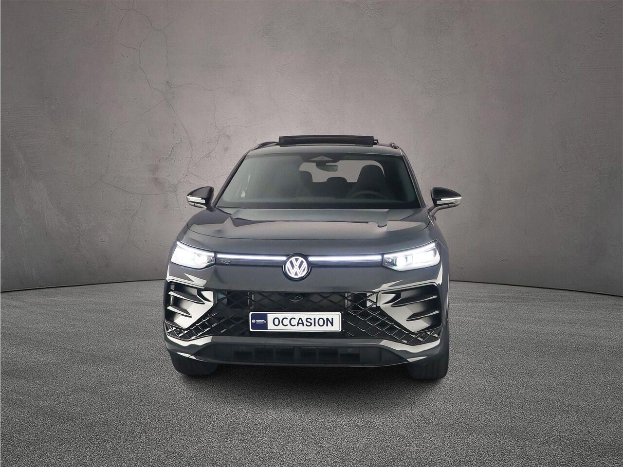 Volkswagen Tayron R-Line Edition 1.5 TSI eHybrid 272pk DSG Automaat Trekhaak, Panoramadak, Black Style, Adaptive cruise control, 360 camera, Navigatie