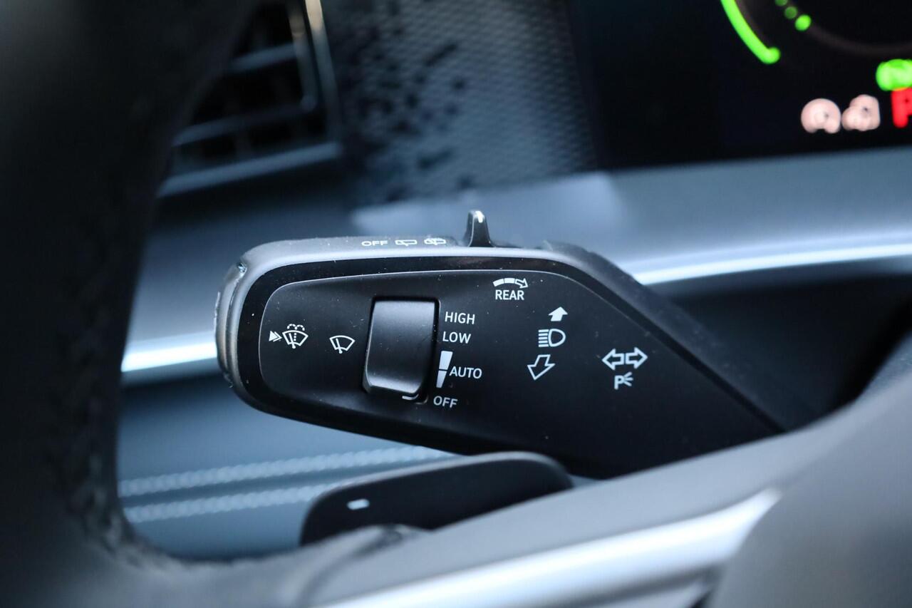 Volkswagen Tayron 1.5 eHybrid Life Edition 204PK / 150kW DSG, Achteruitrijcamera, verwarmbare voorstoelen + stuurwiel, Apple Carplay & Android Auto, navigatie, dodehoekdetectie (Side Assist), Keyless Entry & Start, full LED koplmapen, trekhaak incl. aanhanger manouvreerhu