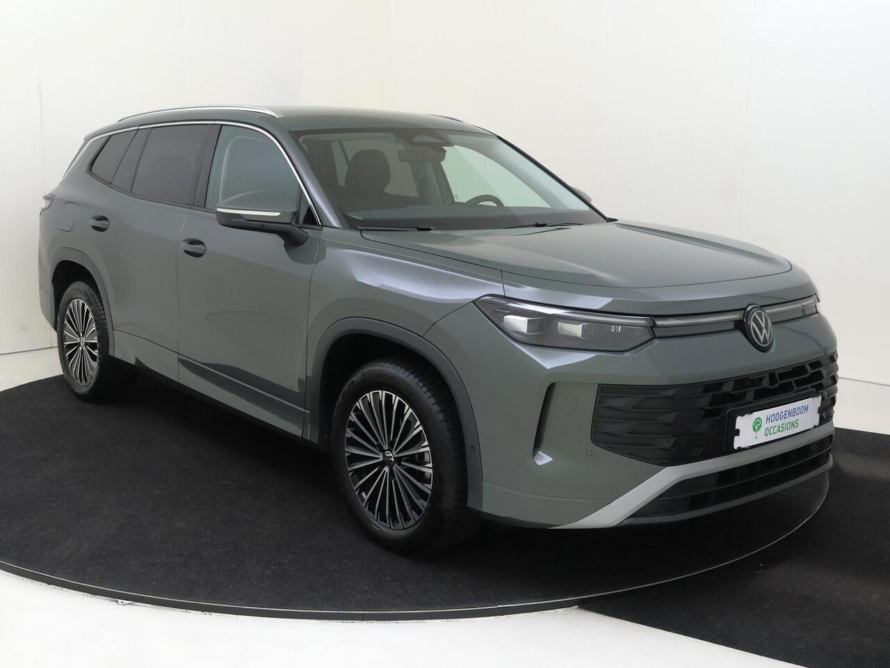 Volkswagen Tayron 1.5 eHybrid Life Edition | SoH 100% | Trekhaak | Adaptieve demping systeem | Achteruitrijcamera | 3-zone airco | Dodehoek detectie | Adaptieve cruise control | Stoel- en stuurwielverwarming | CarPlay |