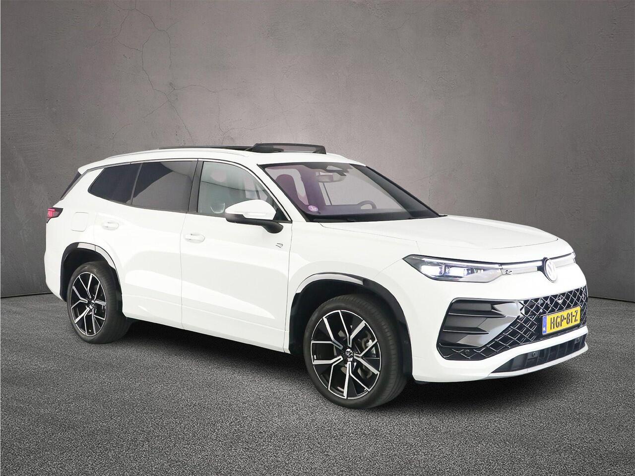 Volkswagen Tayron R-Line Edition 1.5 TSI eHybrid 204pk DSG Automaat Panoramadak, Adaptive cruise control, 360 camera, Achteruitrijcamera, LED matrix koplampen, Navigatie, Elektrische achterklep