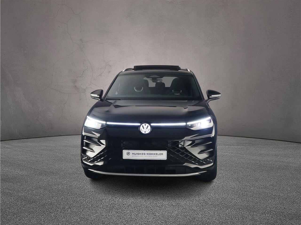 Volkswagen Tayron R-Line Edition 1.5 TSI eHybrid 272pk DSG Automaat Trekhaak, Panoramadak, Navigatie, Elektrische achterklep, Adaptive cruise control, 360 camera, Achteruitrijcamera