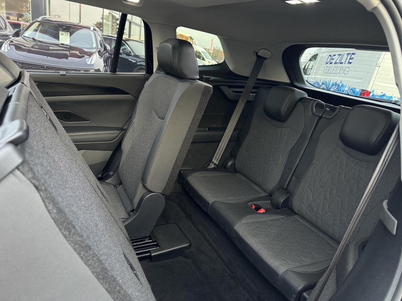 Volkswagen Tayron 1.5 eTSI Life Edition 7p. 150pk Automaat | Panodak | Stoelverw. | Camera