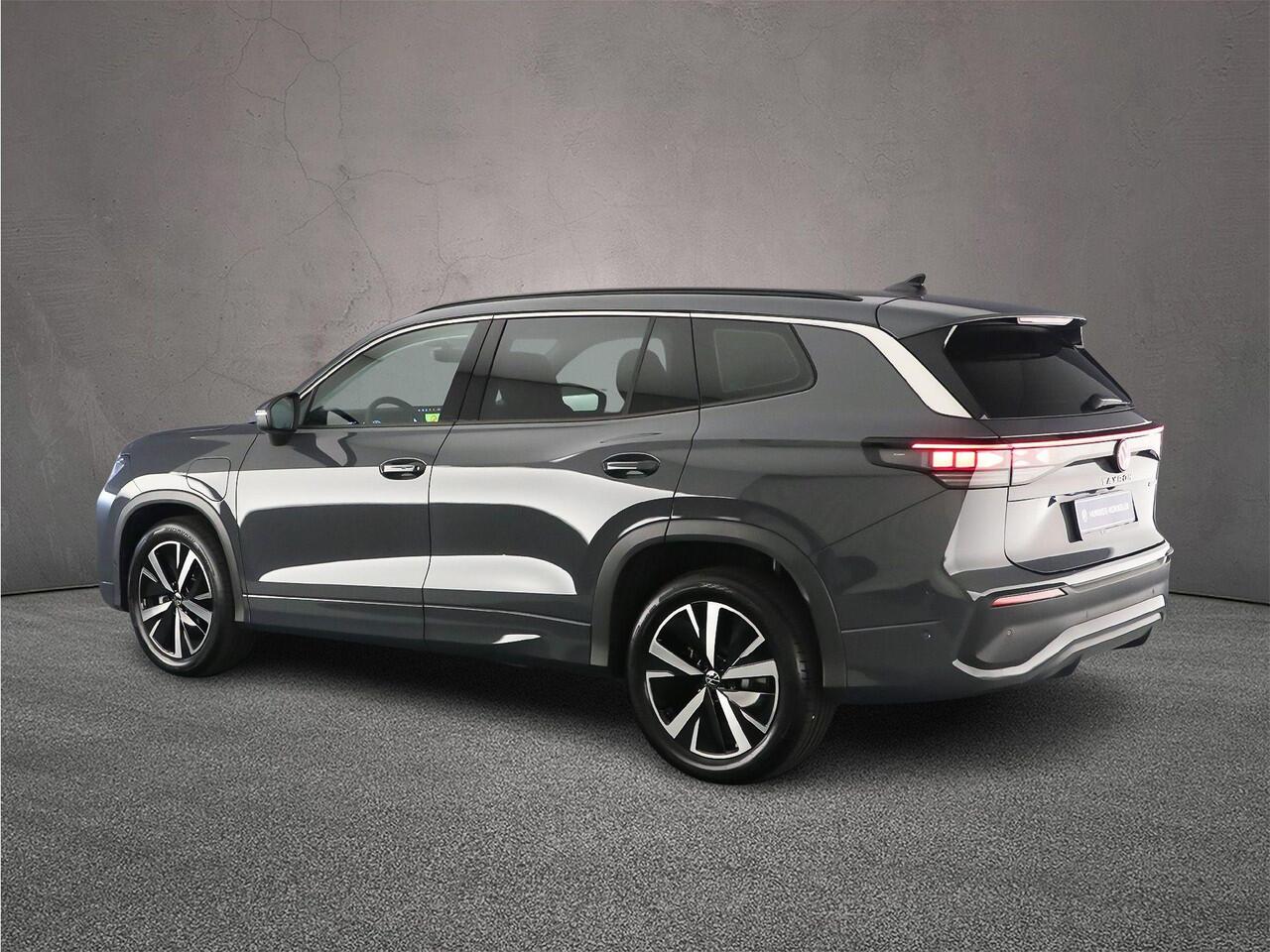 Volkswagen Tayron Life Edition 1.5 TSI eHybrid 204pk DSG Automaat Adaptive cruise control, Elektrische achterklep, Achteruitrijcamera, LED koplampen, Navigatie, Stoelverwarming