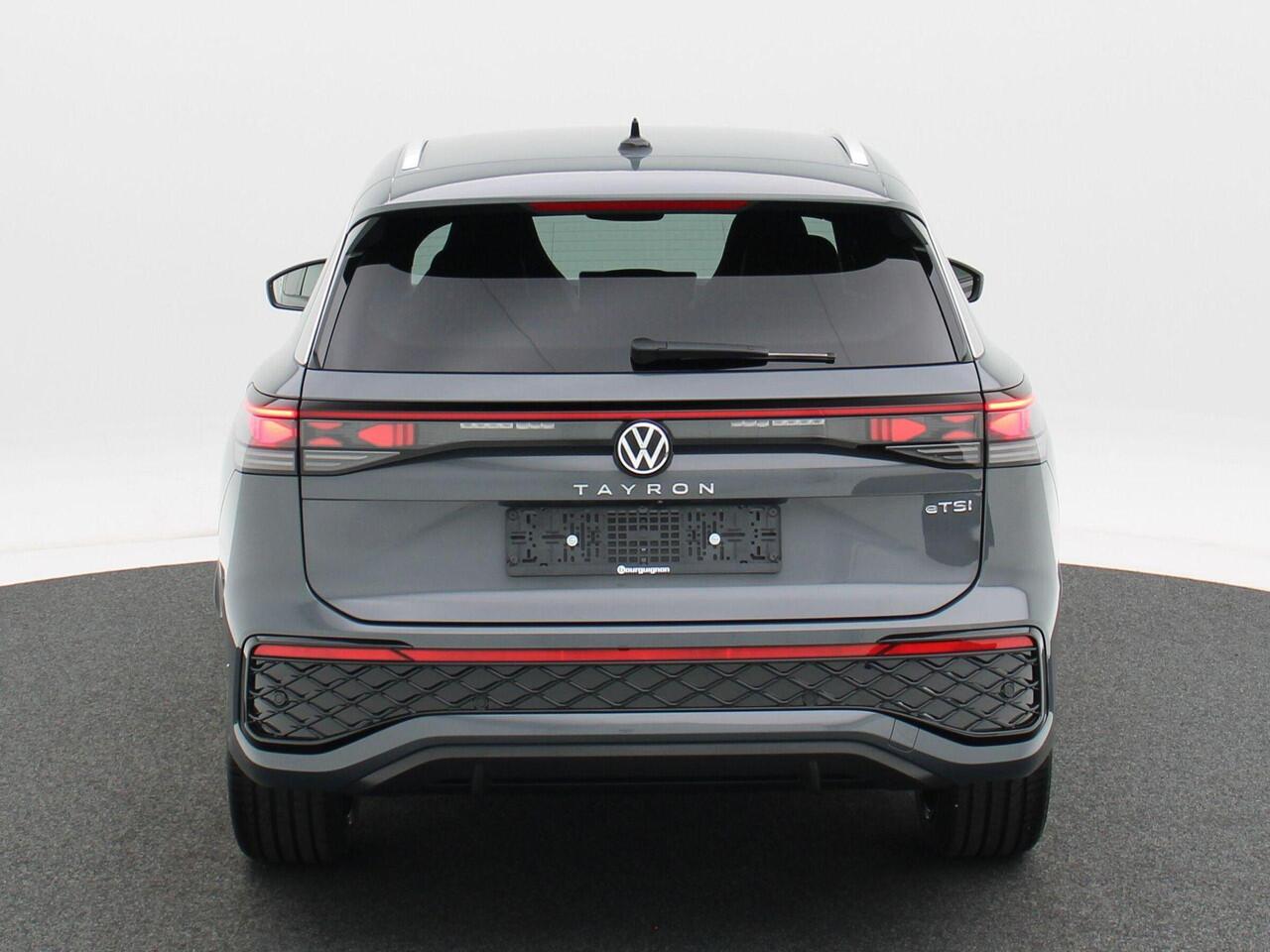 Volkswagen Tayron R-Line-Edition 1.5 eTSI 150 pk | 7 Persoons | Harman Kardon | 360 Camera | Elektrische Achterklep | Verwarmbare Voorstoelen | Massagefunctie Voor |