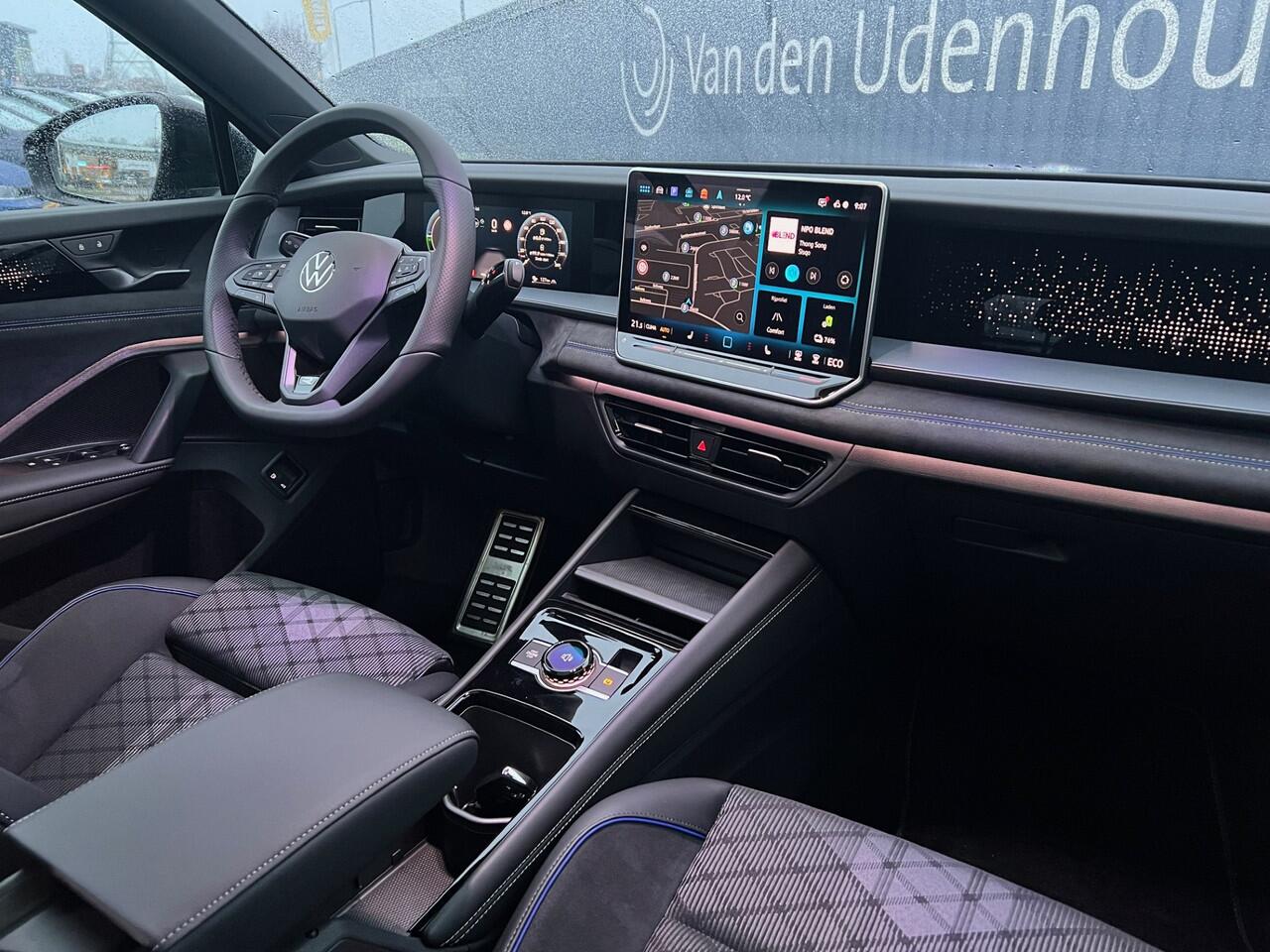 Volkswagen Tayron 1.5 eHybrid 272pk DSG R-Line Edition / Demonstratieauto