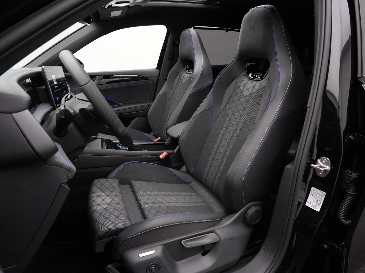 Volkswagen Tayron 1.5 TSI eHybrid 272 pk DSG R-Line Edition | Panoramadak | Adaptief onderstel | Achteruitrijcamera | Stuur-/stoelverwarming