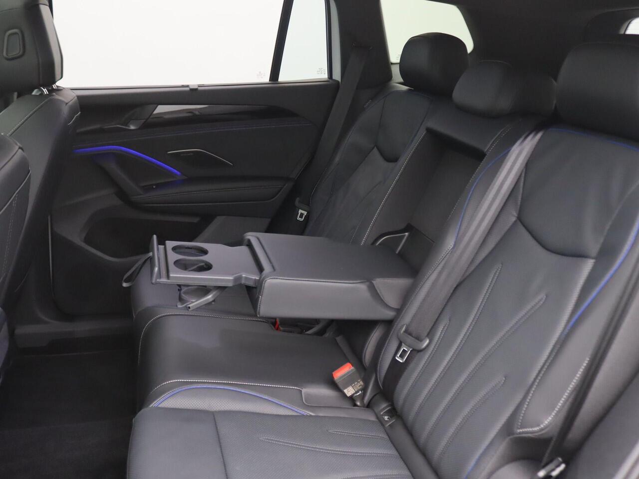 Volkswagen Tayron 1.5 eHybrid R-Line Edition 272PK DSG Pano-Schuifdak, Trekhaak, Black Style, Lederen Bekleding, Harman Kardon Audio, Navi via Apple Carplay/Android Auto, Achteruitrijcamera, Stoel-Stuurverwarming, Elekt. Achterklep, 20" LM Velgen