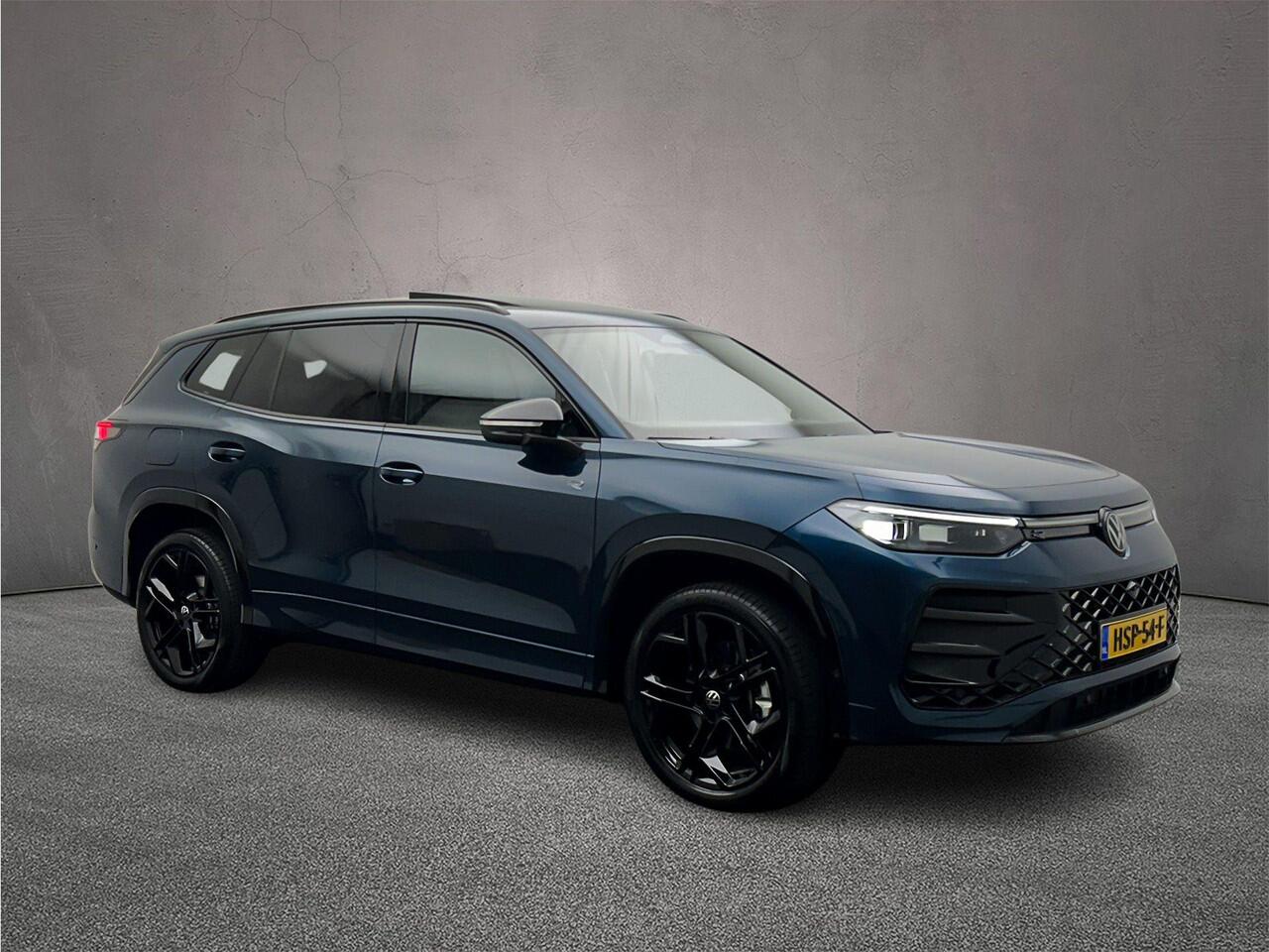 Volkswagen Tayron R-Line Edition 1.5 TSI eHybrid 204pk DSG Automaat Trekhaak, Black Style, Panoramadak, Adaptive cruise control, 360 camera, Achteruitrijcamera