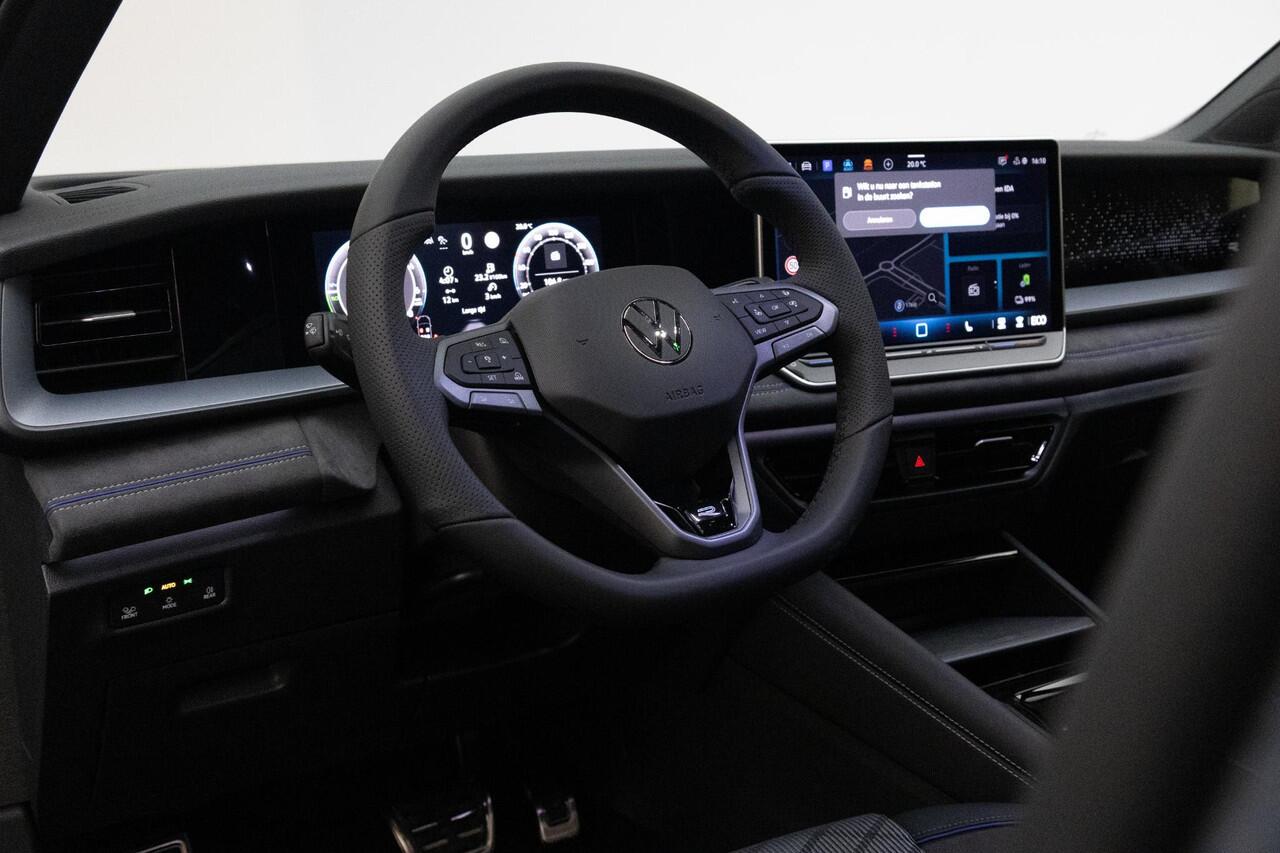 Volkswagen Tayron 1.5 eHybrid R-Line Edition | Black Style | Trekhaak | Panoramadak | 20 inch |