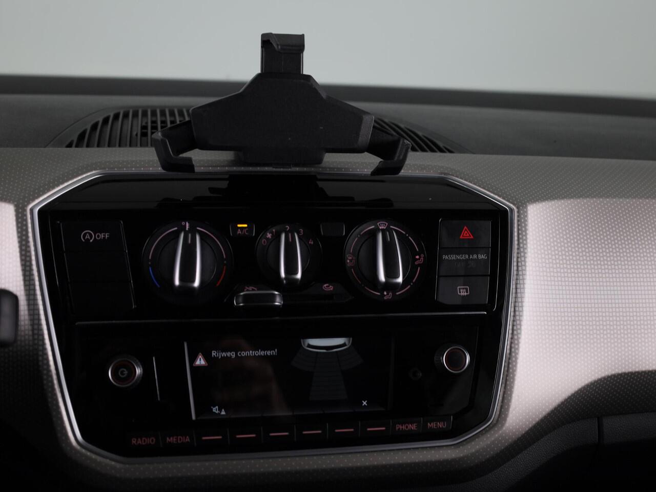 Volkswagen UP! 1.0 BMT high up! | Parkeersensoren | Multistuur | Airco | Navigatie via app |