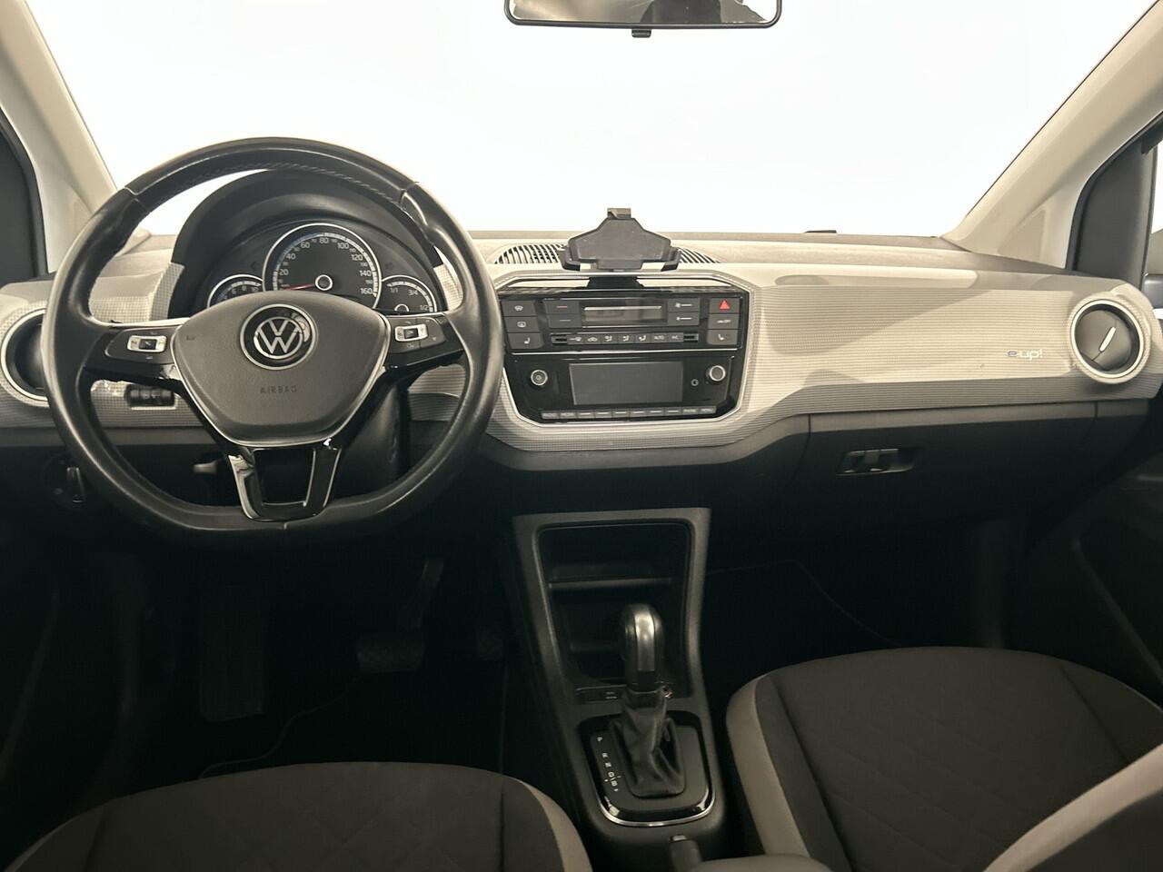 Volkswagen UP! e-Up! e-up! Style | Black & White | Winterpakket | Parkeercamera | SoH (batterijcheck) 93 % score!