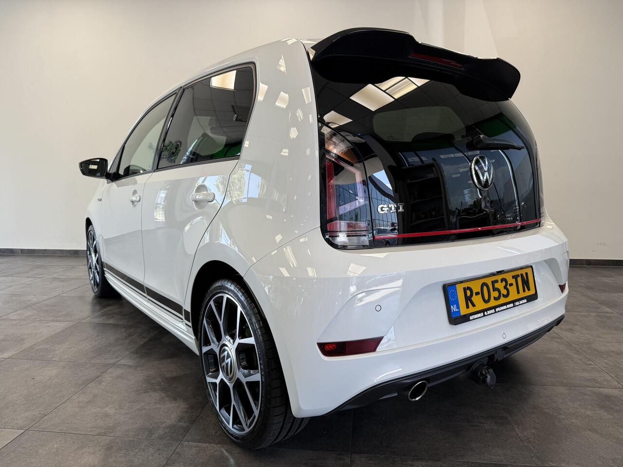 Volkswagen UP! 1.0 TSI GTI 5-Drs. ClimateControl Stoelverwarming 17'lmv 24 maanden garantie mogelijk (*vraag naar de voorwaarden)