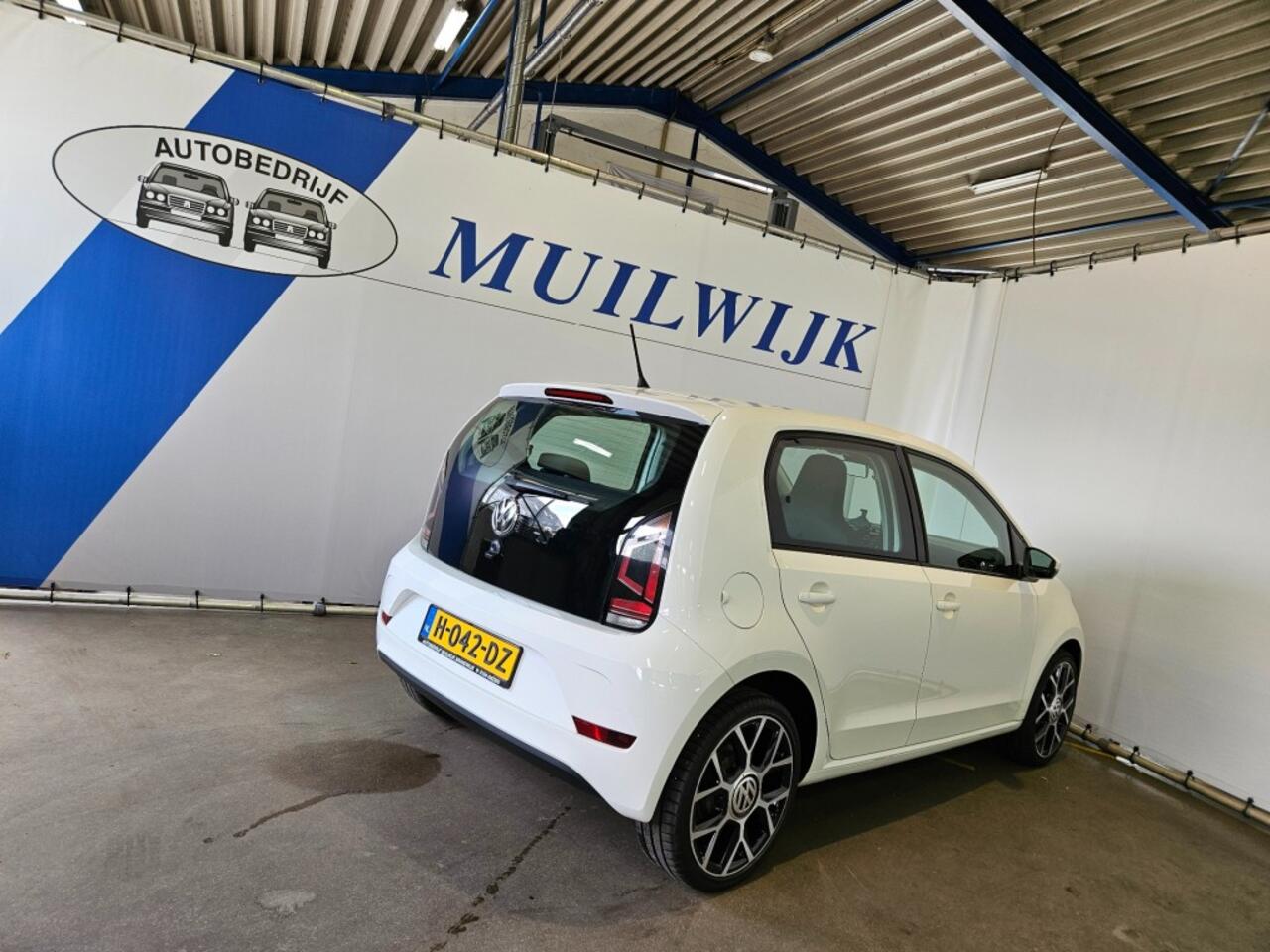 Volkswagen UP! 1.0 Move Up! / Airco / 5 drs / NL Auto